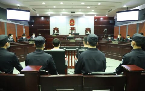 “取快递女子被造谣出轨案”一审宣判！两被告人犯诽谤罪获刑