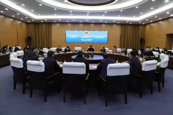人民检察院到底是干什么的呢？检察院职能介绍之：“刑事执行检察和司法工作人员相关职务犯罪侦查”