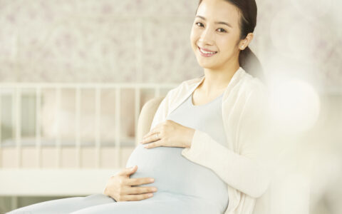 怀孕生娃如何买保险划算？三个险种能帮你省一笔钱