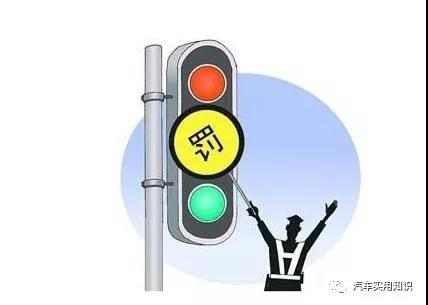 闯黄灯为什么偶尔也会被罚款？
