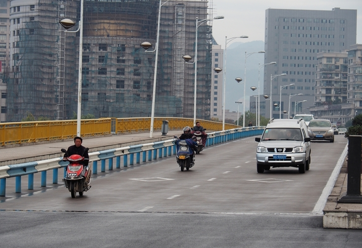 电动车、三轮车、摩托车，是走机动车道还是非机动车道？一次搞懂