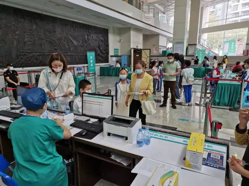 深圳“三孩”配套新规落地！10月起生育保险待遇这样调……丨早安，龙岗