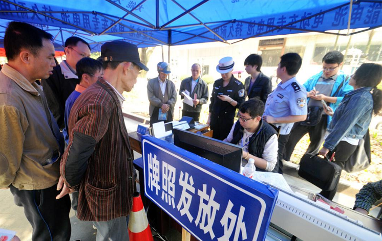 电动三轮车怎么才能上牌？行内人：满足3个条件，车主尽早去办理