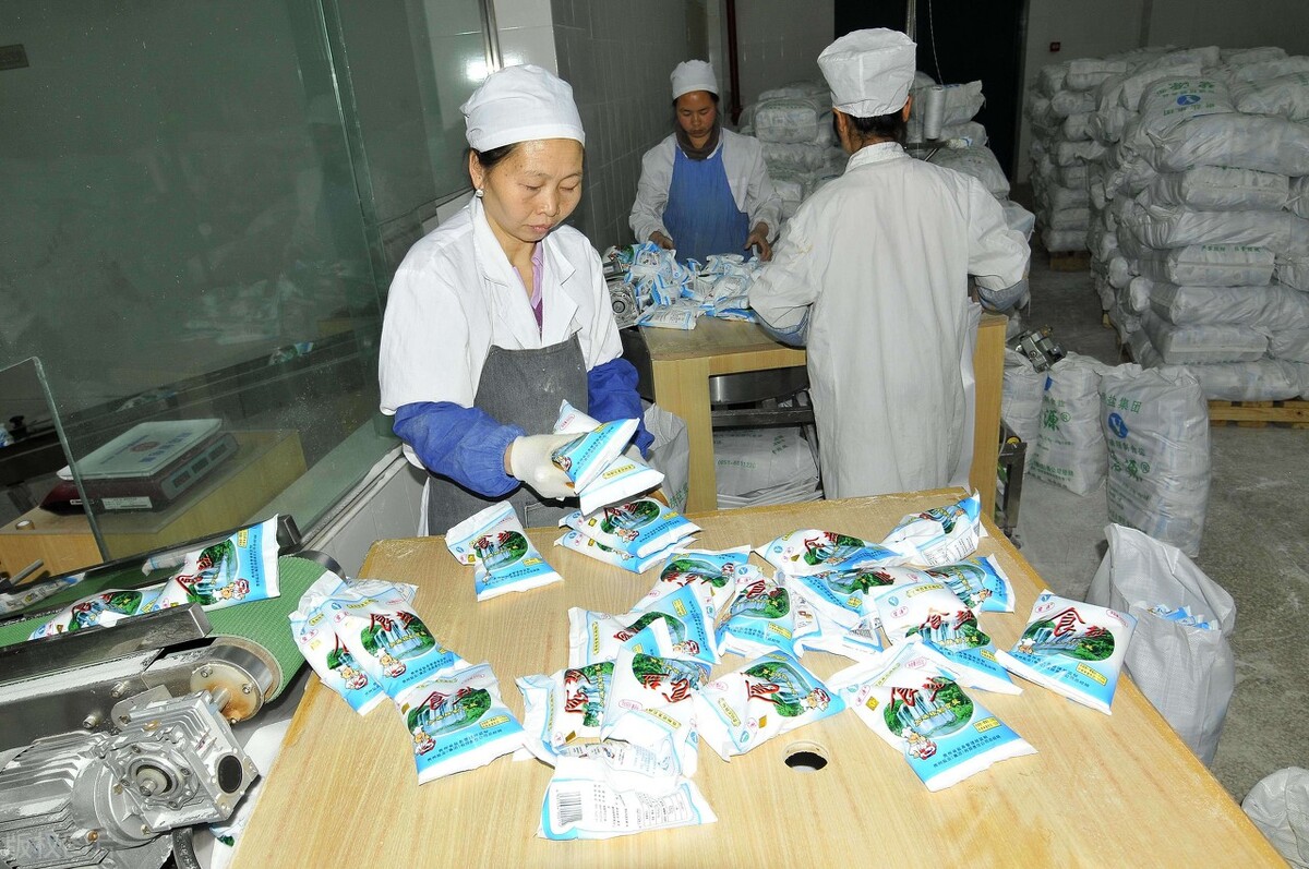 买食盐，不是越贵越好！盐袋子上有3个指标，搞懂了买盐不吃亏