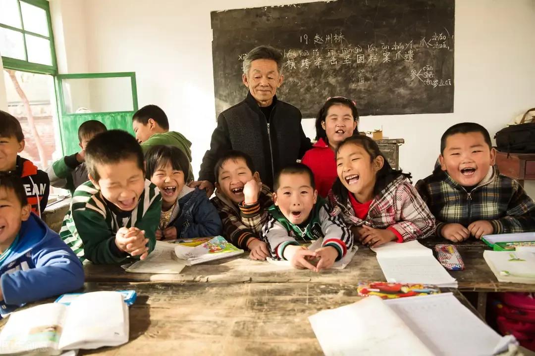 民办代课教师及历史遗留问题的形成，各地不同解决方式面面观