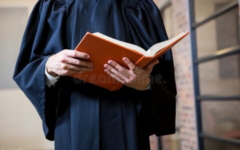 打官司请律师是怎么收费的