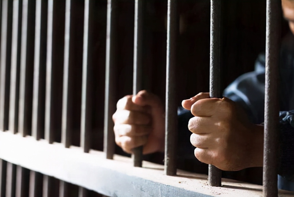 看守所几天洗一次澡？