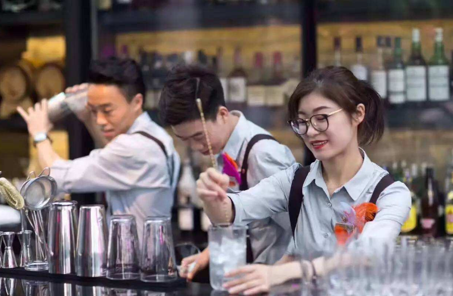 个税最高25%,深圳为抢人才“拼了”!不限学历,来了就是深圳人