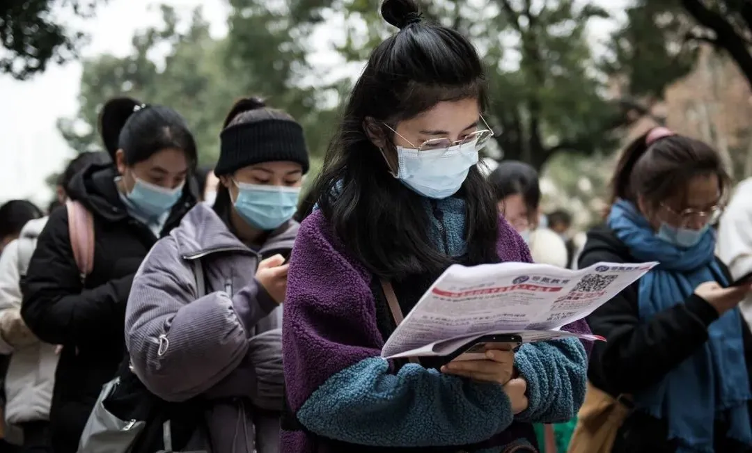 劳动法规定：公司可以无条件开除员工，还不用赔偿？是真的吗