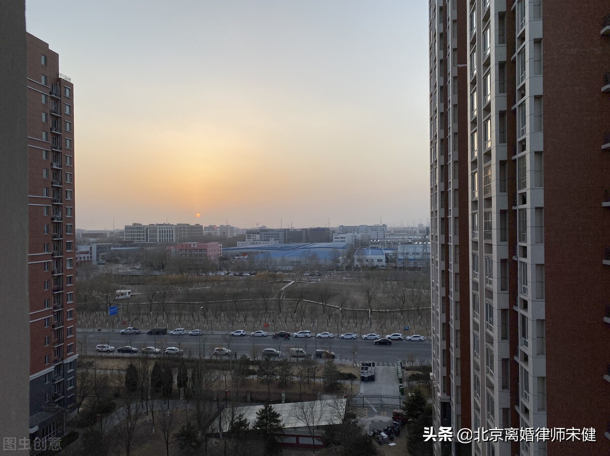 离婚案件需要向法院交纳多少诉讼费？