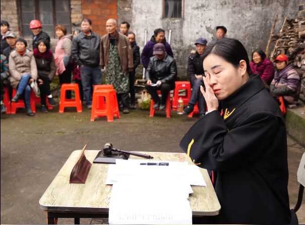 老人诉请子女每月赡养费300元,法官“破防”后发出灵魂拷问