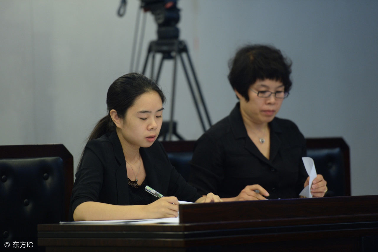 打官司不一定非要自己出庭,但你要知道委托代理和法定代理的区别