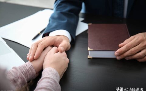 咨询律师也收费？这个备受争议的问题你如何看？