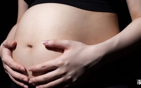 女方怀孕期间坚持离婚的流程及女方怀孕中离婚协议书