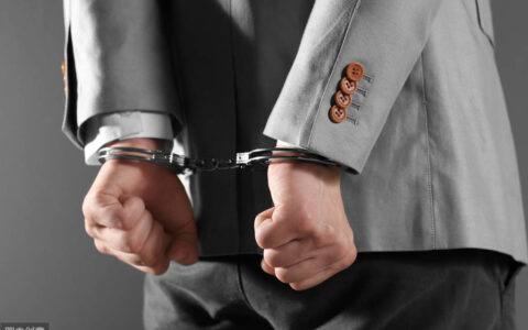 逮捕后多久移送起诉及逮捕后突然通知取保