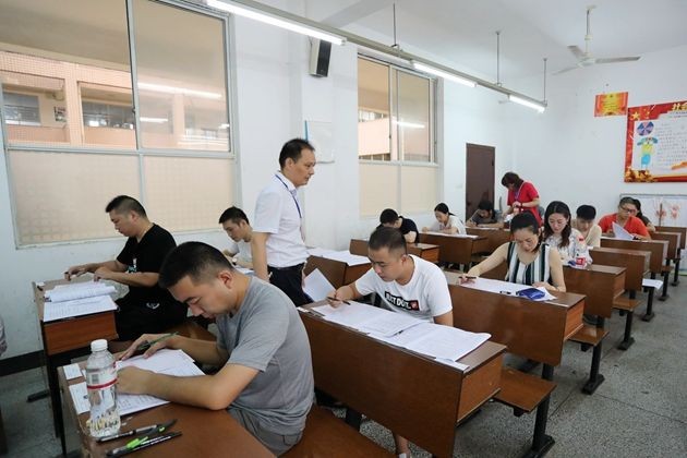 行政工勤和事业编制哪个更好？
