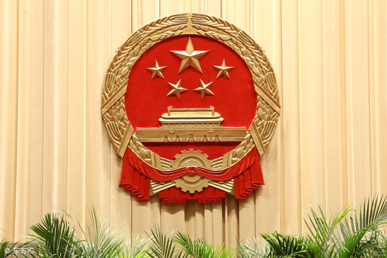 作为国家最高权力机关的全国人大及其常委会分别有哪些职权？