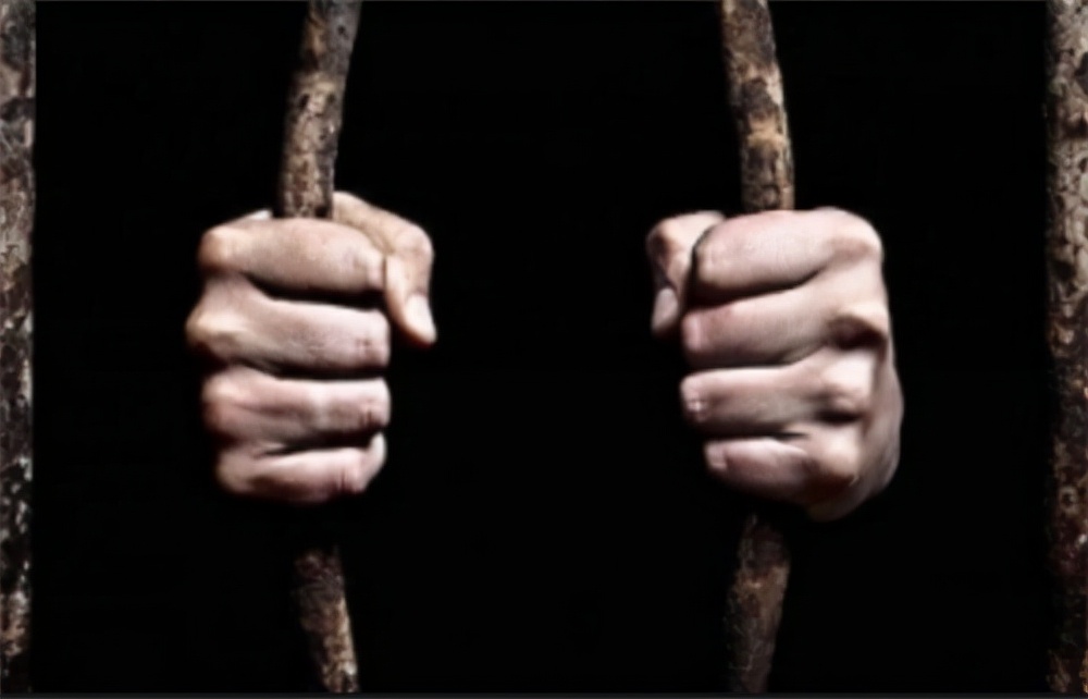 “死刑缓期两年”，是啥意思，是两年后再给犯人行刑吗？