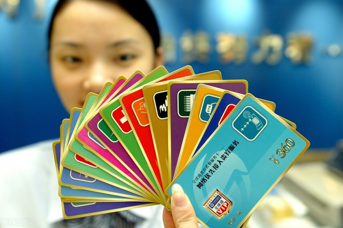 单位没有给员工交保险，能否获得赔偿？