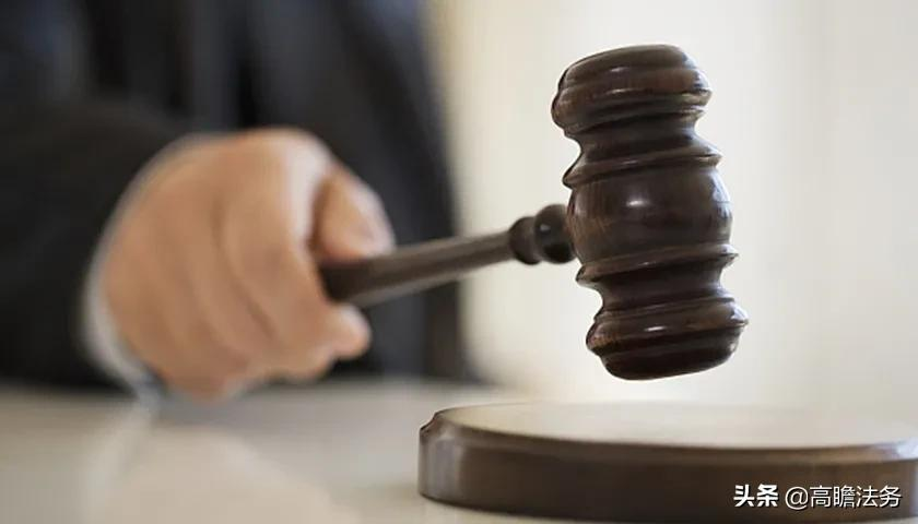 对方欠钱不还，打官司如何让他承担诉讼费律师费？
