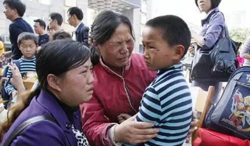 很不理解:购买赃物是销赃罪,购买儿童的人怎么就成了养父母?