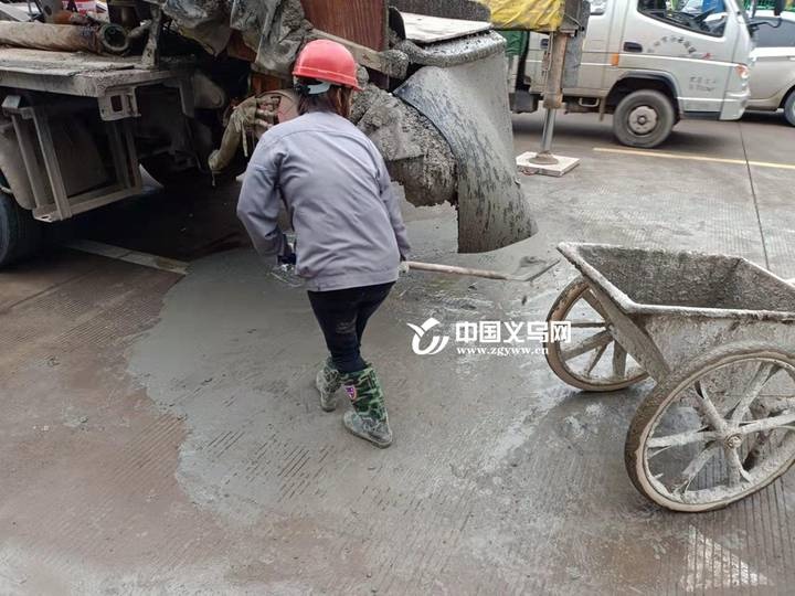 将道路弄“花了脸”义乌这两位肇人员相继受罚