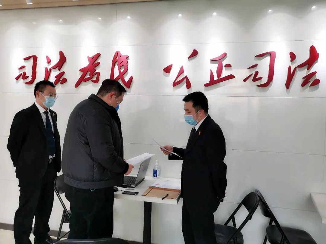 被限高失信人员居然能买到高铁票?严惩