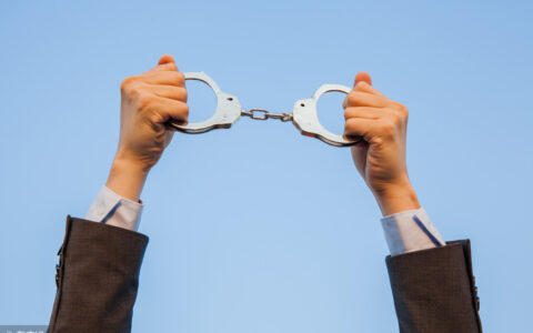 被判拘役和拘留是否一样？