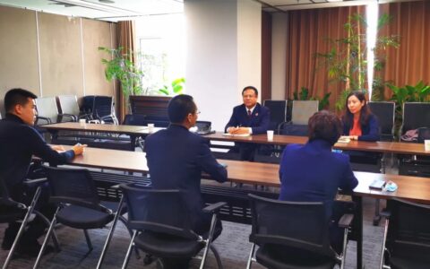 不存在劳动关系就不能认定工伤？