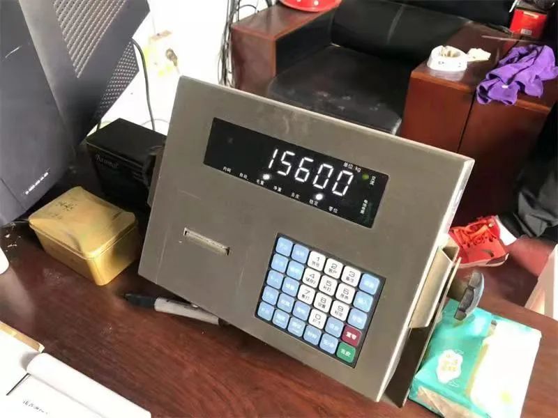 大胆货车超载100%上高速，依法处罚没商量！