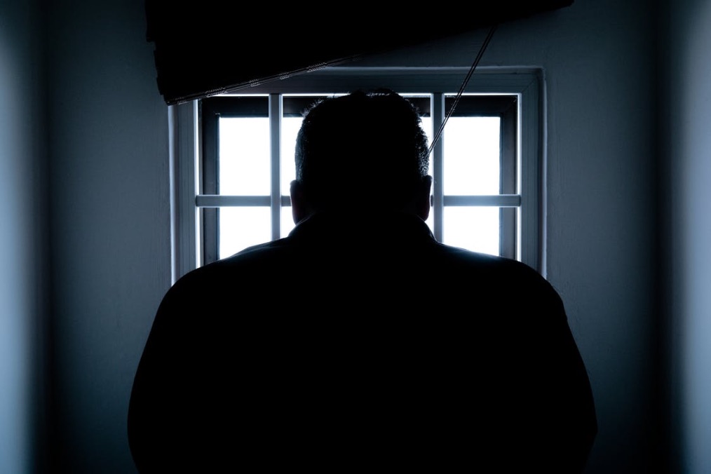 7旬老人为讨女友欢心偷电动车，惊动刑法第264条