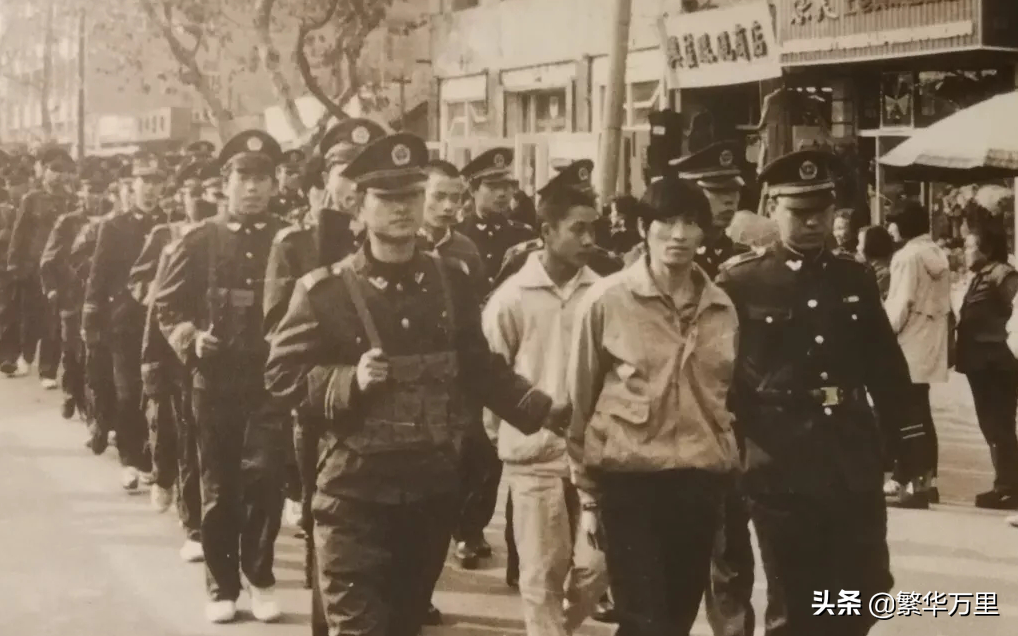 1997年，流氓罪总计使用了18年时间，为何会被彻底废除？