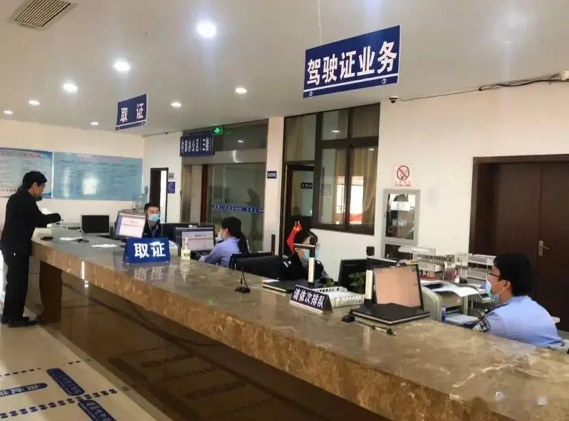 你知道汽车过户需要准备什么手续证件吗？
