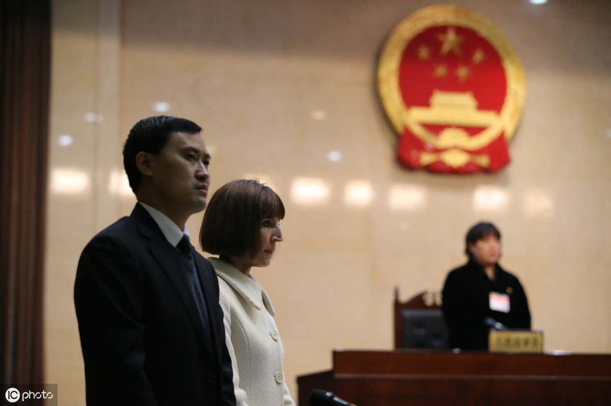 离婚判决什么时候生效？有判决书，还用的上离婚证吗？