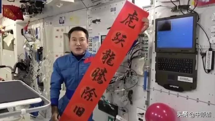 男子涉嫌偷盗案100多起，连儿童存钱罐都不放过【法治新闻早餐】