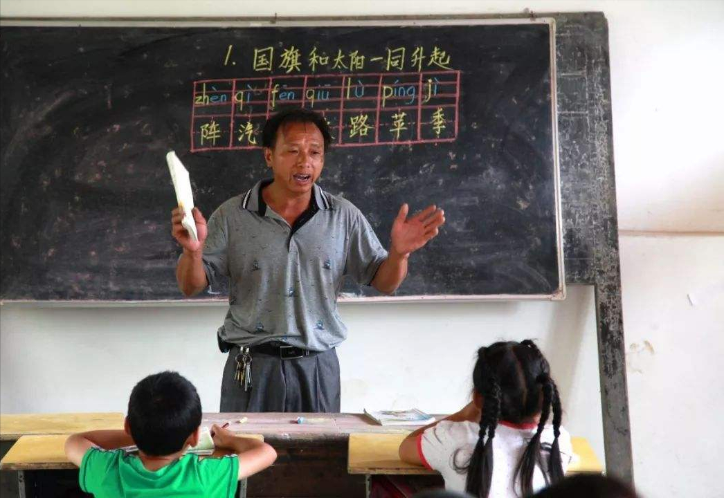 四川乡村教师“强奸”入狱12年，35年后改判无罪，赔偿至今无着落