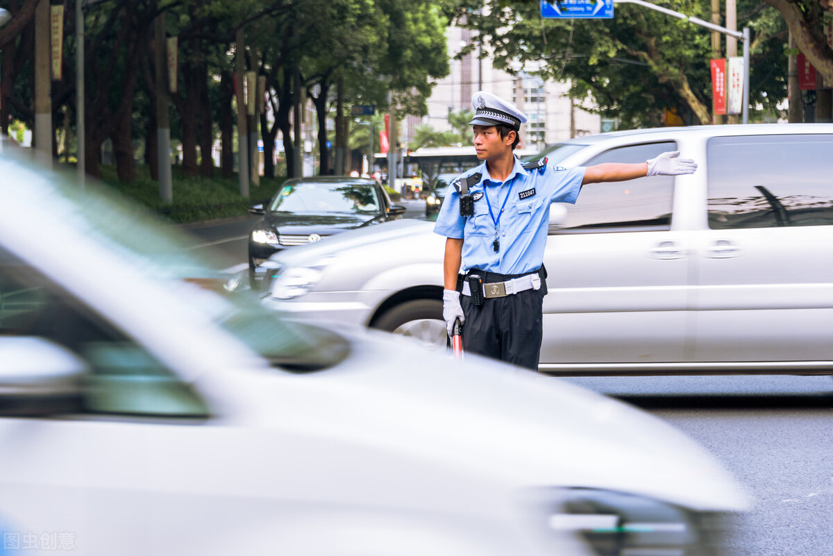 交通事故中，交警扣留事故车辆的相关知识