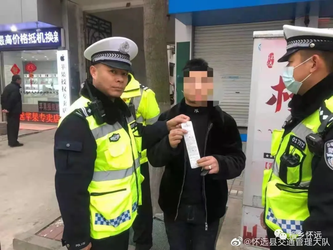 怀远：2022年首例行人闯红灯被处罚