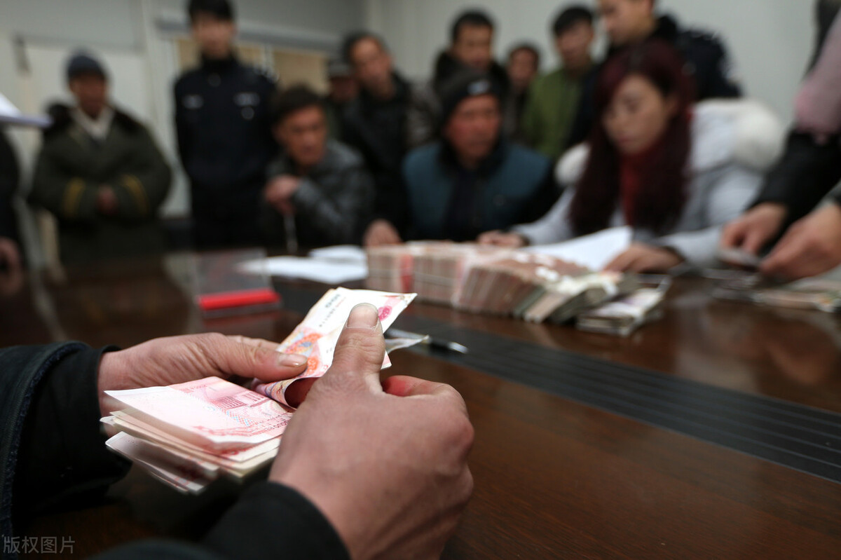 拖欠工资超30天或达到5000元算犯罪,可以判刑!工人讨薪投诉建议