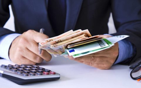 拖欠工资怎么办及关于拖欠工资的最新法律