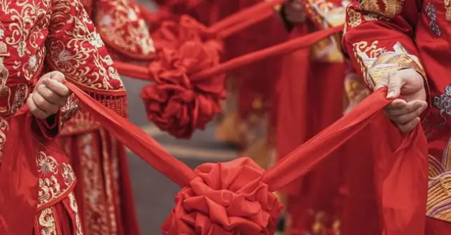 你觉得，应该30岁之前就结婚吗？