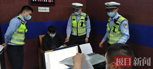 驾套牌车违章可免单?交警查处给予重罚