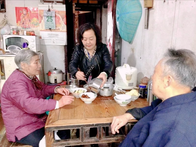 下岗工人可以在55岁办理退休吗？
