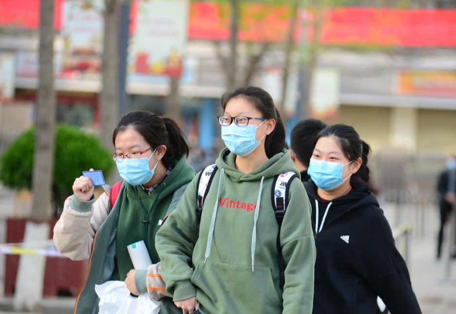 上海落户政策条件放宽,部分毕业生可直接落户,应把握住机会