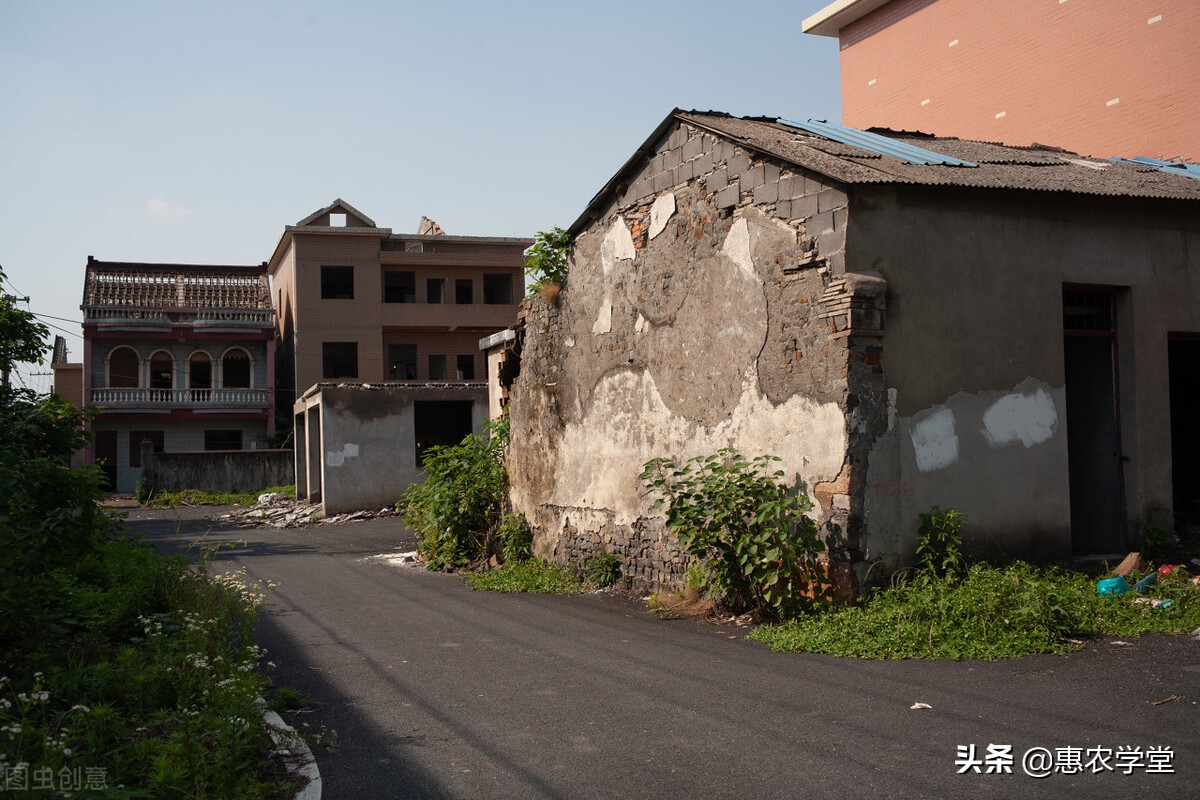 2022年农村拆迁补偿是按户还是人头？补偿标准是多少？