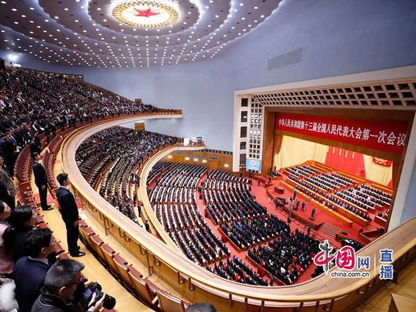 李克强：五年削减行政审批44% 非行政许可审批彻底终结