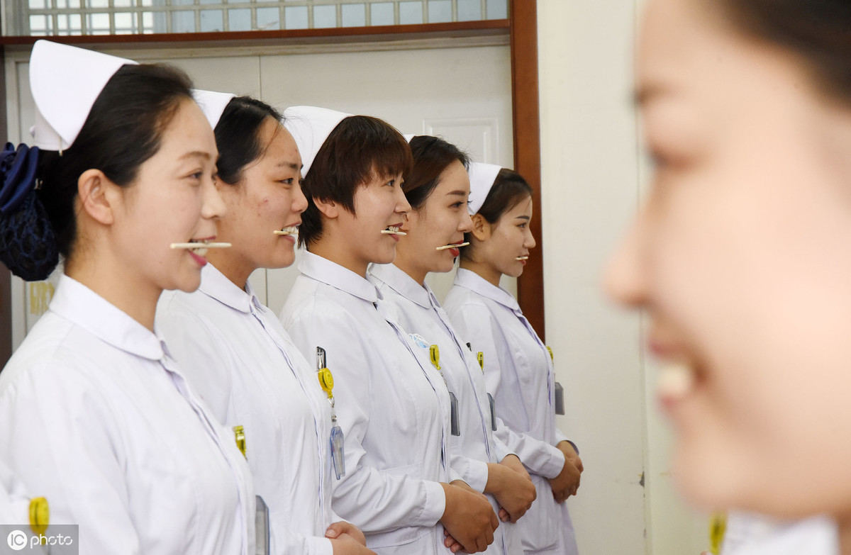 医院护士个人辞职报告范文