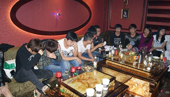 孤僻暴躁、身上有怪味、动不动就发火，吸毒成瘾都有哪些表现？