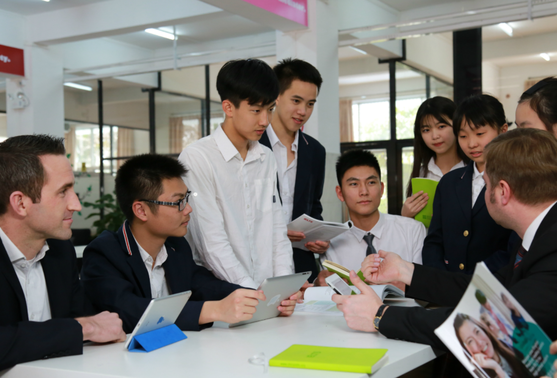 上海落户政策条件放宽,部分毕业生可直接落户,应把握住机会