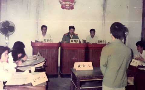 四川乡村教师“强奸”入狱12年，35年后改判无罪，赔偿至今无着落